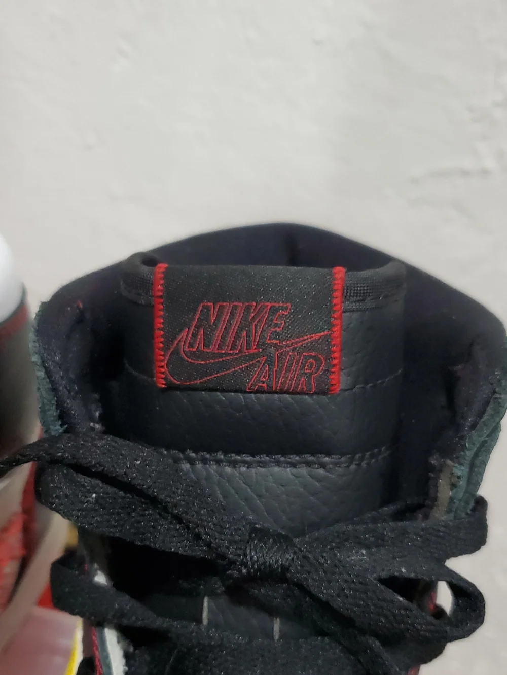 Nike Air Jordan 1 Retro High OG 'Defiant' Size 10.5